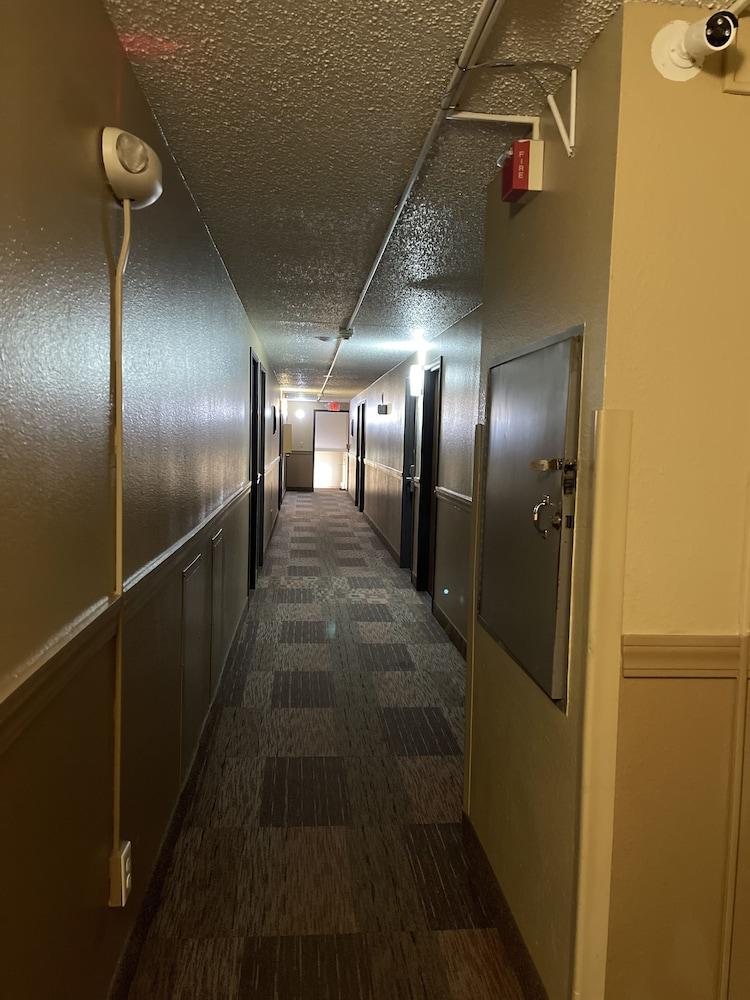 Super 8 By Wyndham Bismarck Hotel Exterior foto
